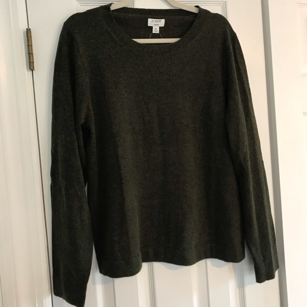 Lightweight sweater